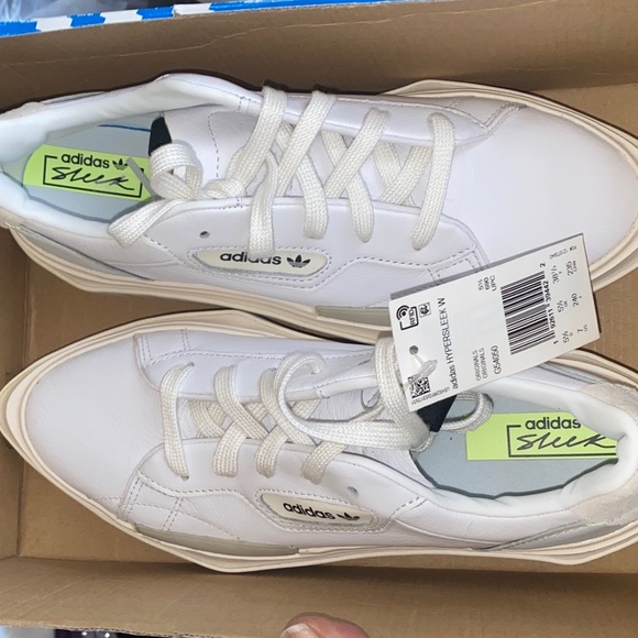 Adidas hypersleek women white sneakers NWT - Picture 3 of 9
